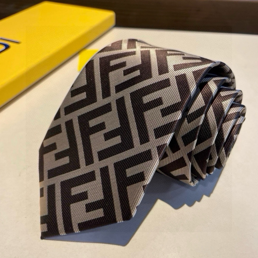 特价 新 👏👏 男士芬迪爆款领带👔👔，稀有😻😻展现精湛手工与时尚优雅的理想选择，这款采用F家最具标志性的