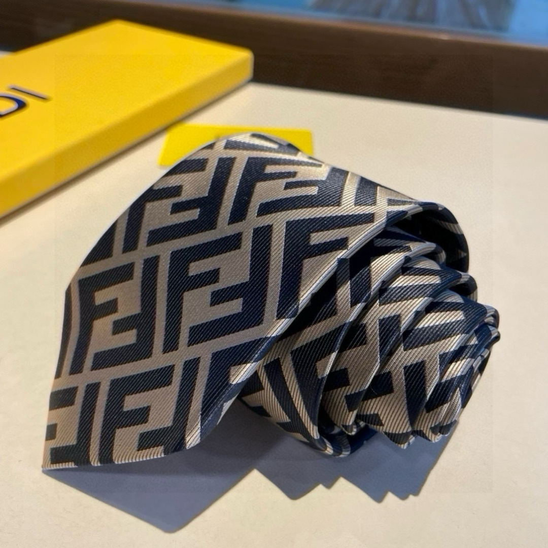 特价 新 👏👏 男士芬迪爆款领带👔👔，稀有😻😻展现精湛手工与时尚优雅的理想选择，这款采用F家最具标志性的