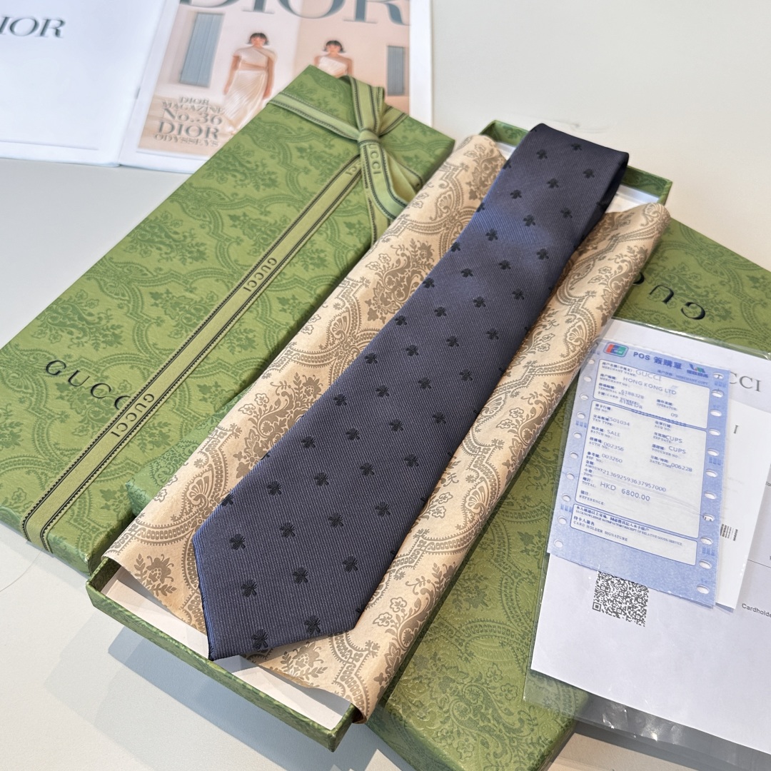 特价👏👏上新🥁🎉G家男士领带系列👔👔，稀有🐝🐝展现精湛手工与时尚优雅的理想选择，这款领带将标志性的主题动