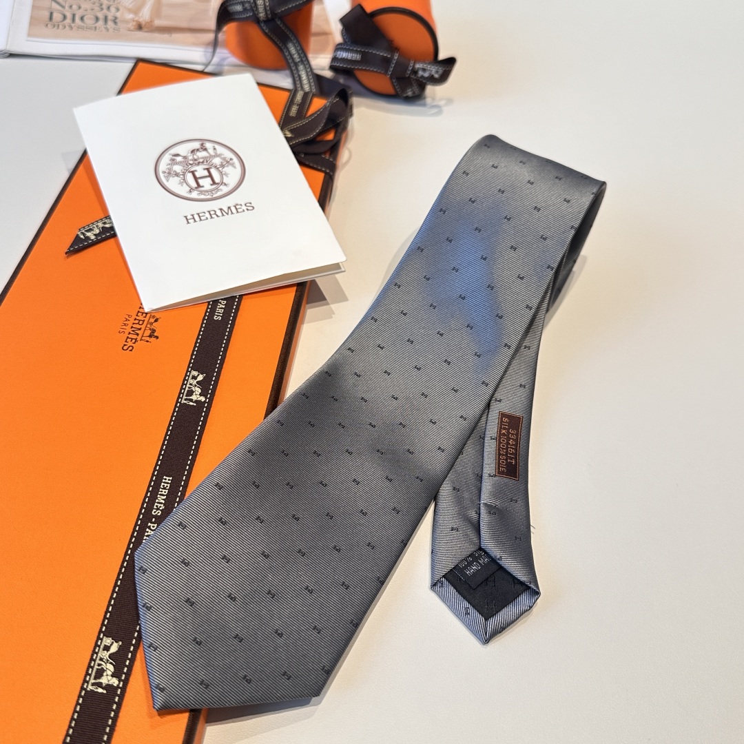 特价特价P 领带新款出货啦‼‼爱马仕男士新款领带系列👔👔，让男士可以充分展示自己个性。100%顶级斜纹真
