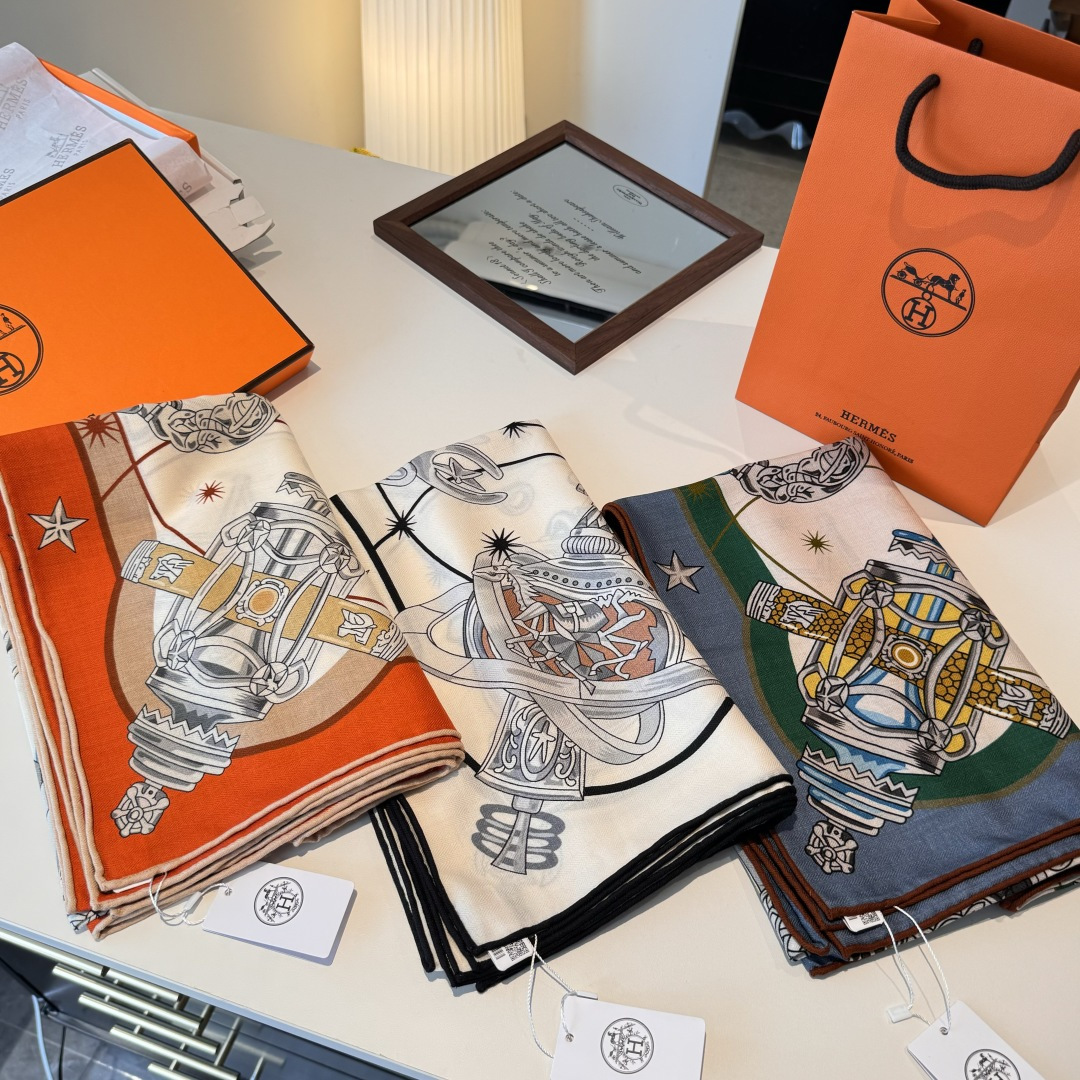  星辰合唱曲双面同色丝绒
 创作渊源
吹响号角！骏马天堂正在举行盛大庆典。诸神开启舞会，庆祝宇宙重生，而