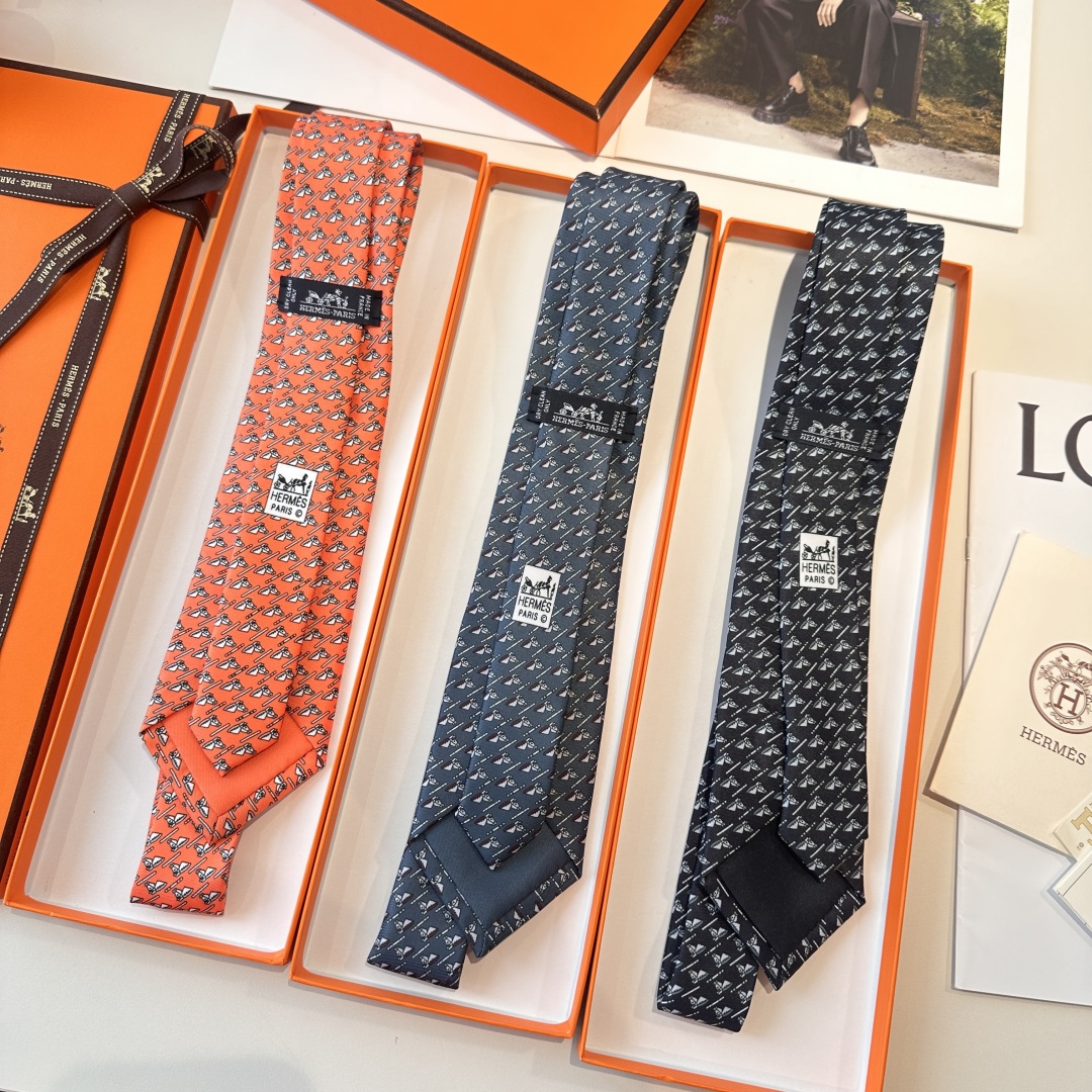 特价特 男士新款印花领带系列【驰马骋色】👔👔，稀有😻😻H家每年都有一千条不同印花的领带面世，从最初的多以