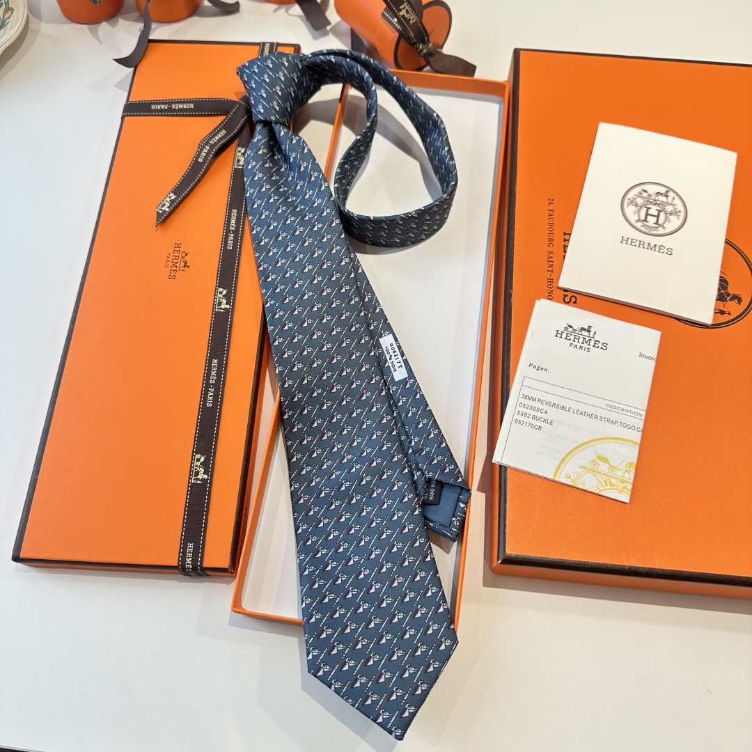 特价特 男士新款印花领带系列【驰马骋色】👔👔，稀有😻😻H家每年都有一千条不同印花的领带面世，从最初的多以