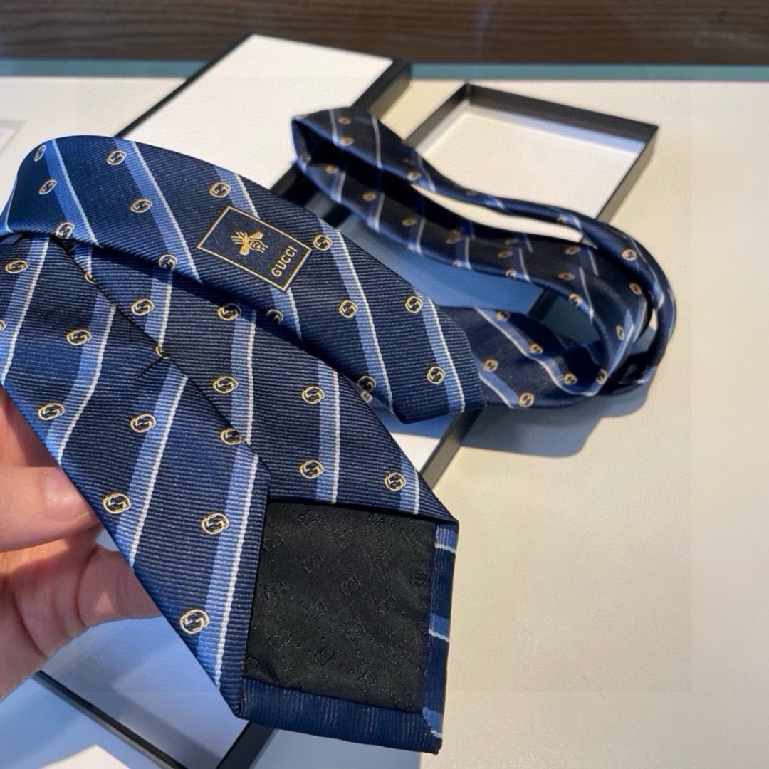 特价 G家专柜新款【GG标识印花领带】男士领带👔👔，稀有采用经典小G LOGO提花展现精湛手工与时尚优雅