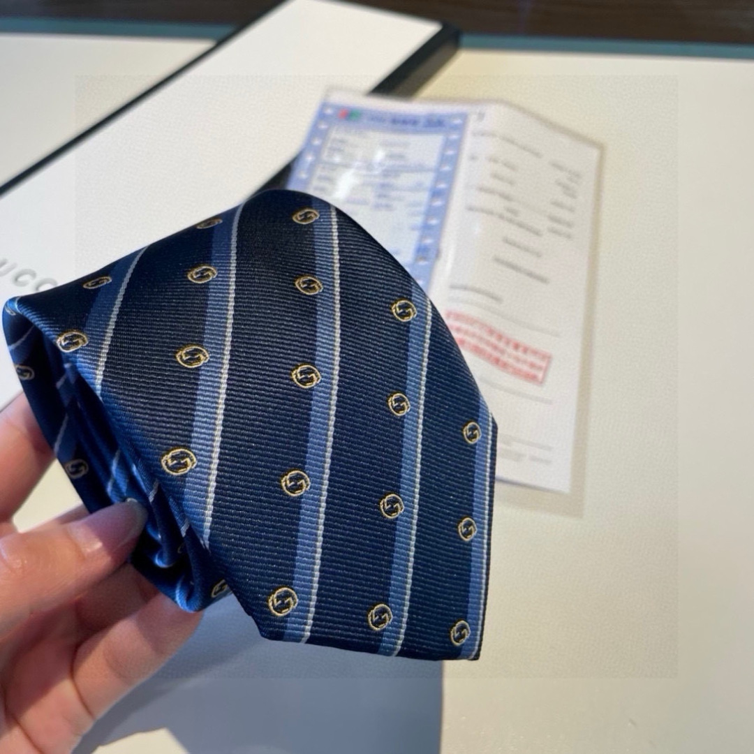 特价 G家专柜新款【GG标识印花领带】男士领带👔👔，稀有采用经典小G LOGO提花展现精湛手工与时尚优雅