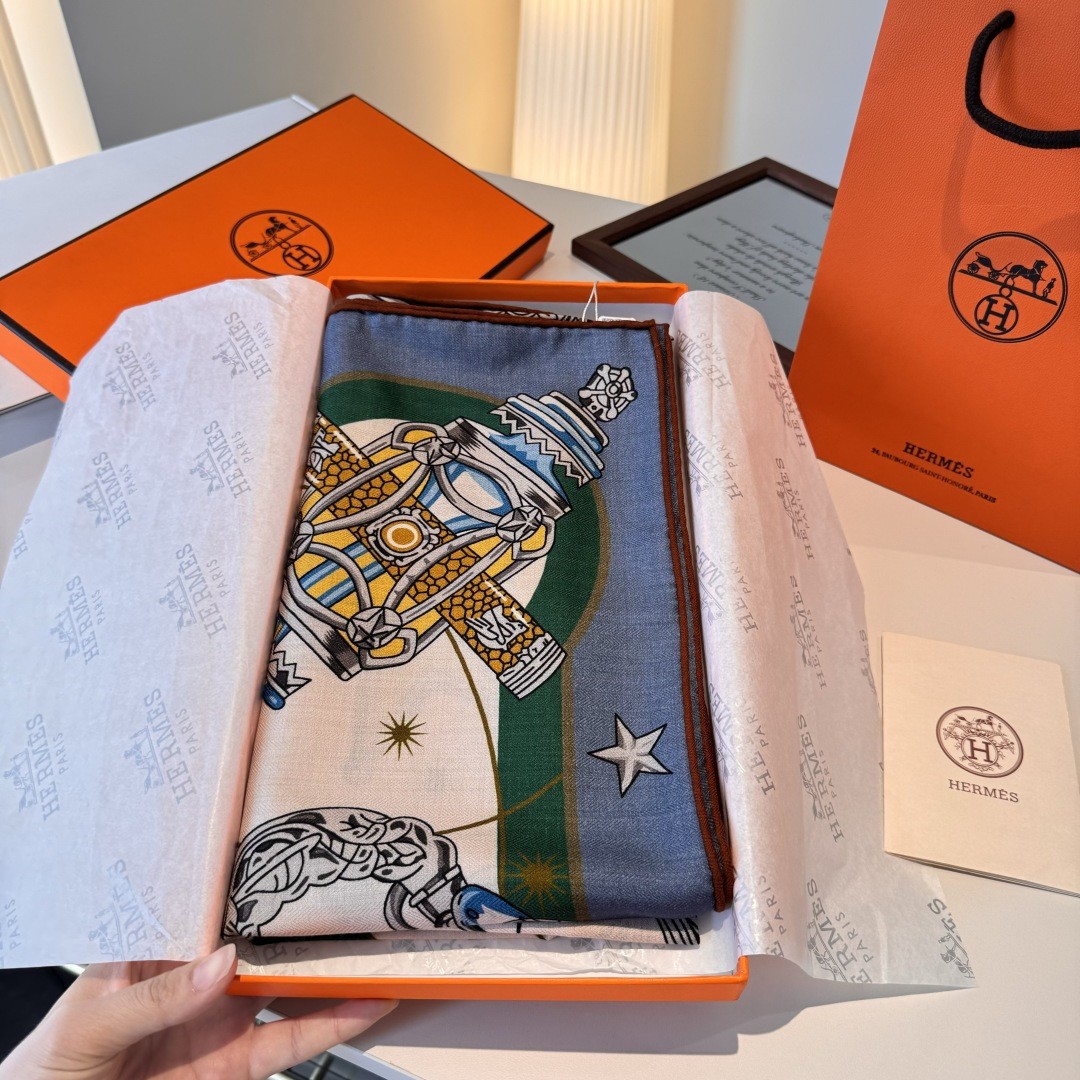  星辰合唱曲双面同色丝绒
 创作渊源
吹响号角！骏马天堂正在举行盛大庆典。诸神开启舞会，庆祝宇宙重生，而