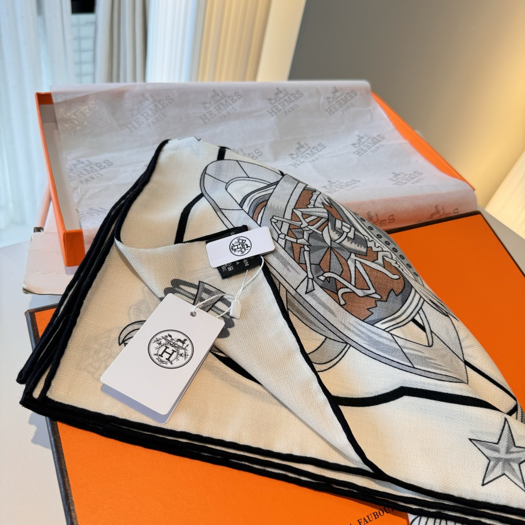  星辰合唱曲双面同色丝绒
 创作渊源
吹响号角！骏马天堂正在举行盛大庆典。诸神开启舞会，庆祝宇宙重生，而