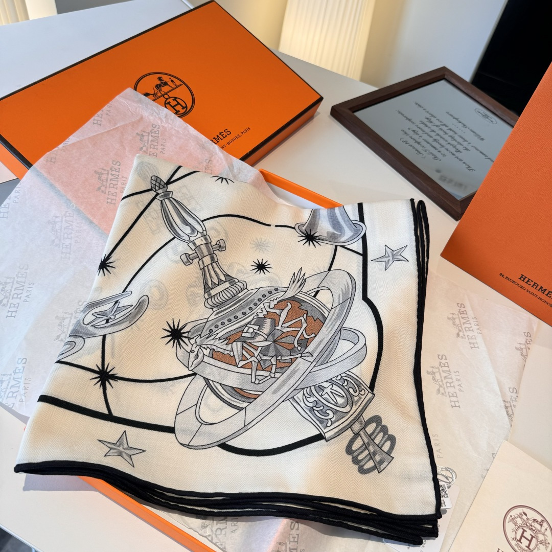  星辰合唱曲双面同色丝绒
 创作渊源
吹响号角！骏马天堂正在举行盛大庆典。诸神开启舞会，庆祝宇宙重生，而