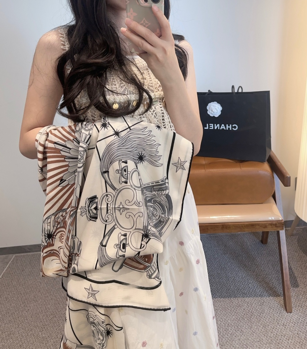  星辰合唱曲双面同色丝绒
 创作渊源
吹响号角！骏马天堂正在举行盛大庆典。诸神开启舞会，庆祝宇宙重生，而