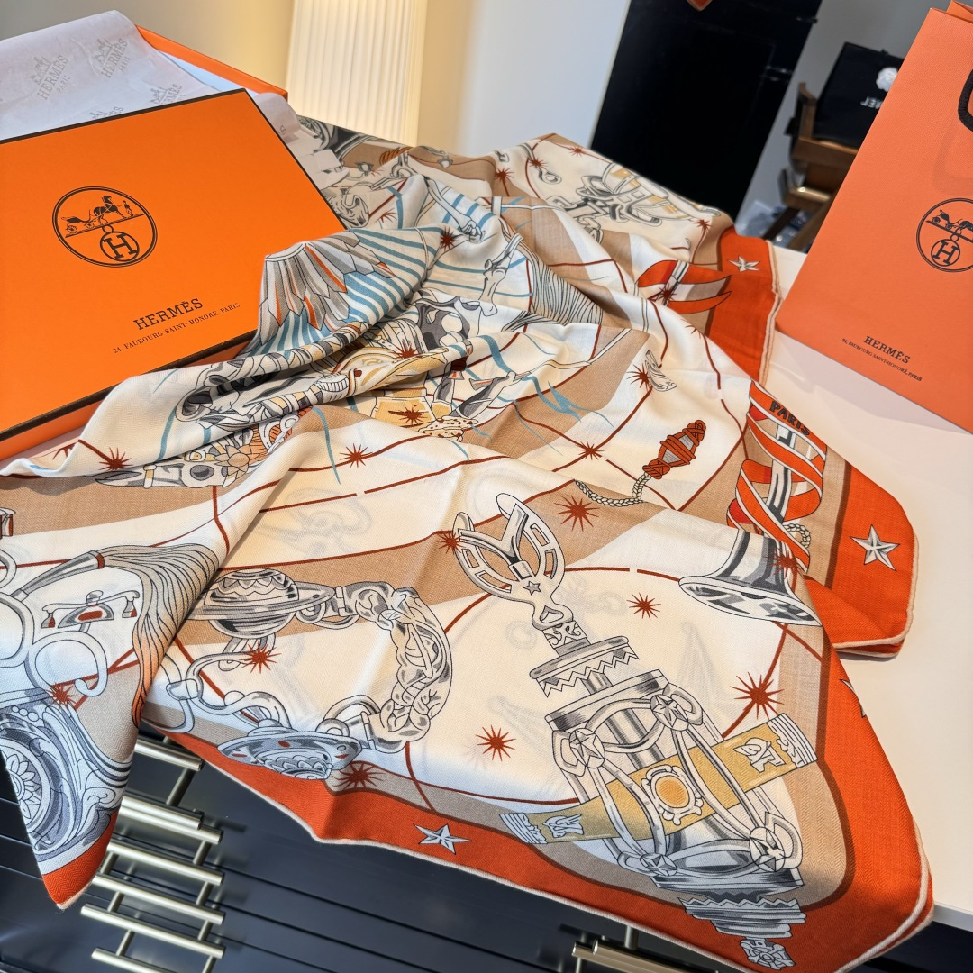  星辰合唱曲双面同色丝绒
 创作渊源
吹响号角！骏马天堂正在举行盛大庆典。诸神开启舞会，庆祝宇宙重生，而