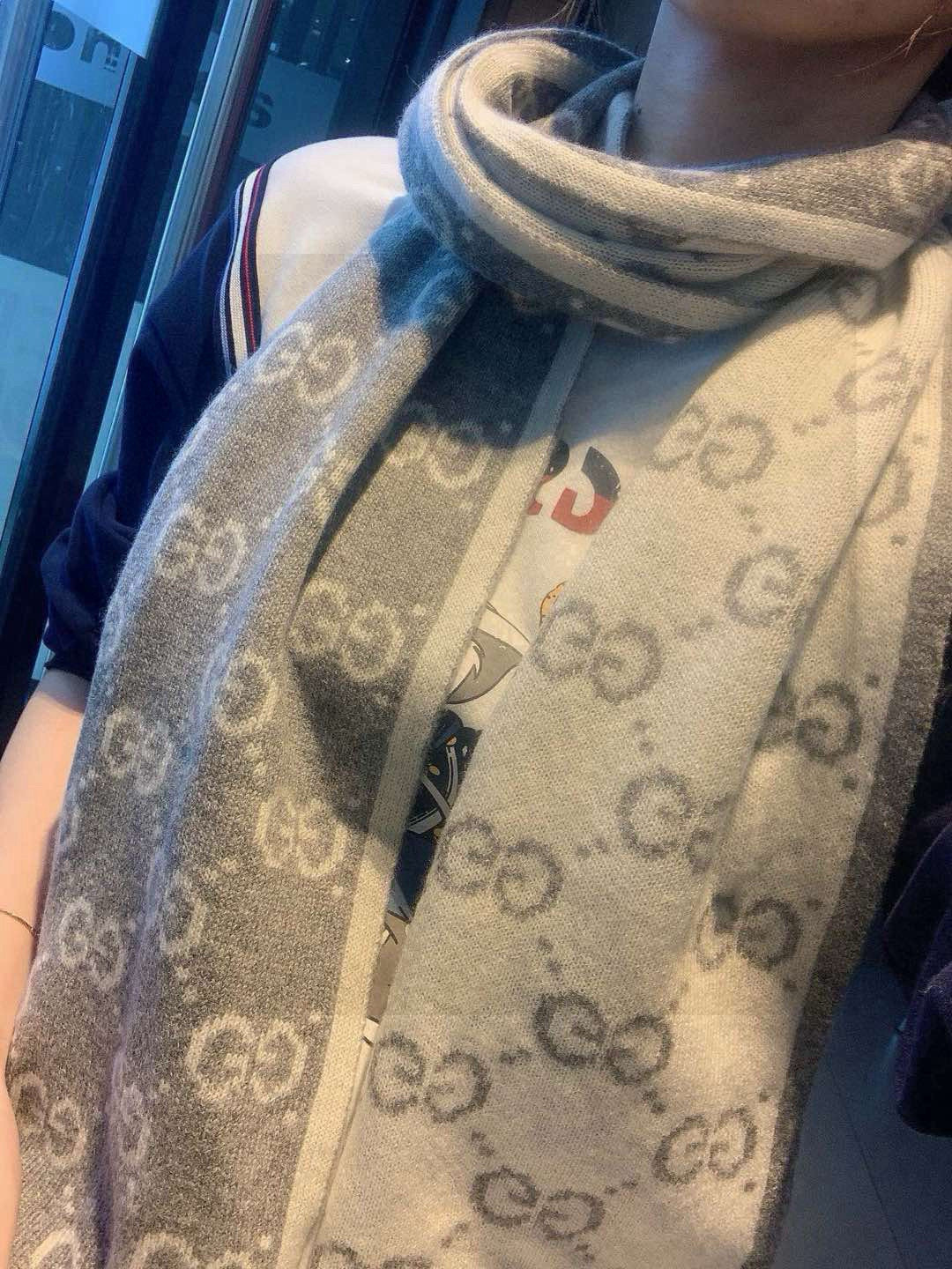  Gucci  · 古奇经典羊绒围巾❗双面提花❗️来个硬货.麻溜的安排上.纯正出口❗原订单已经交货一批，