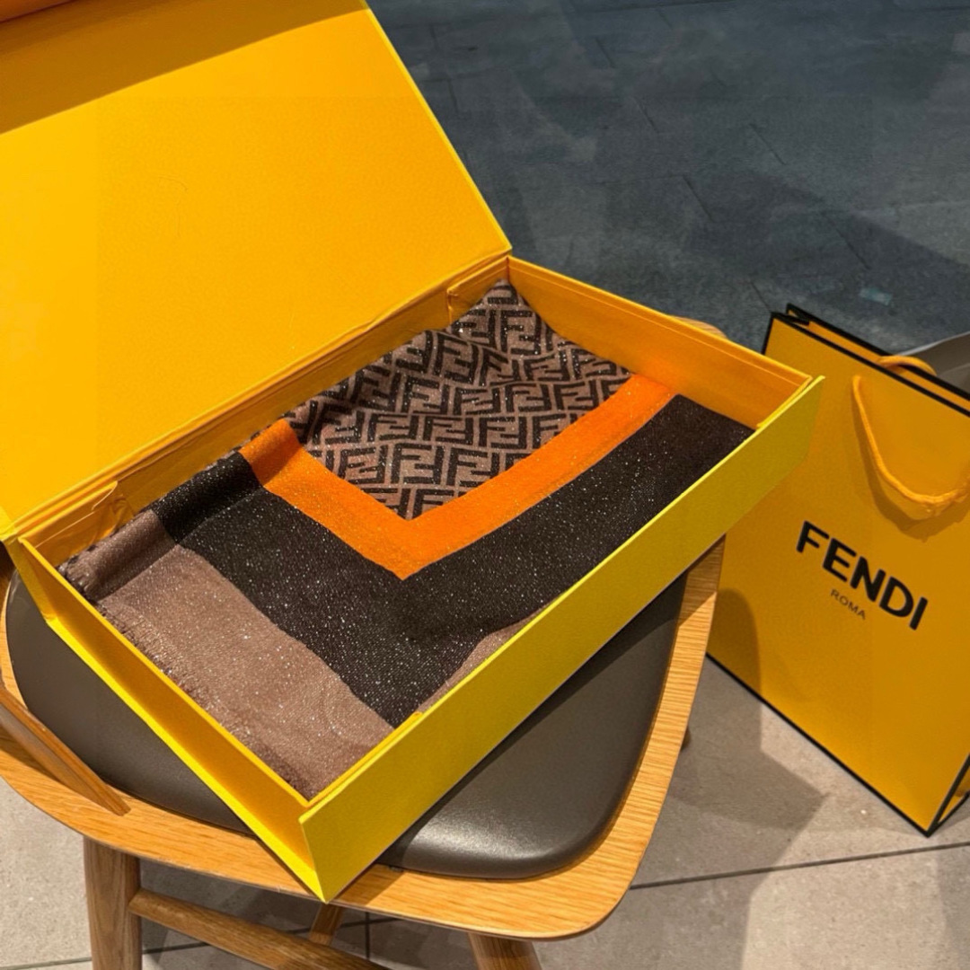 【▪️闪光女神披肩，璀璨夺目】Fendi神仙级好物！！！简约款做出内涵特别不容易！版型，柔软度，手感等都