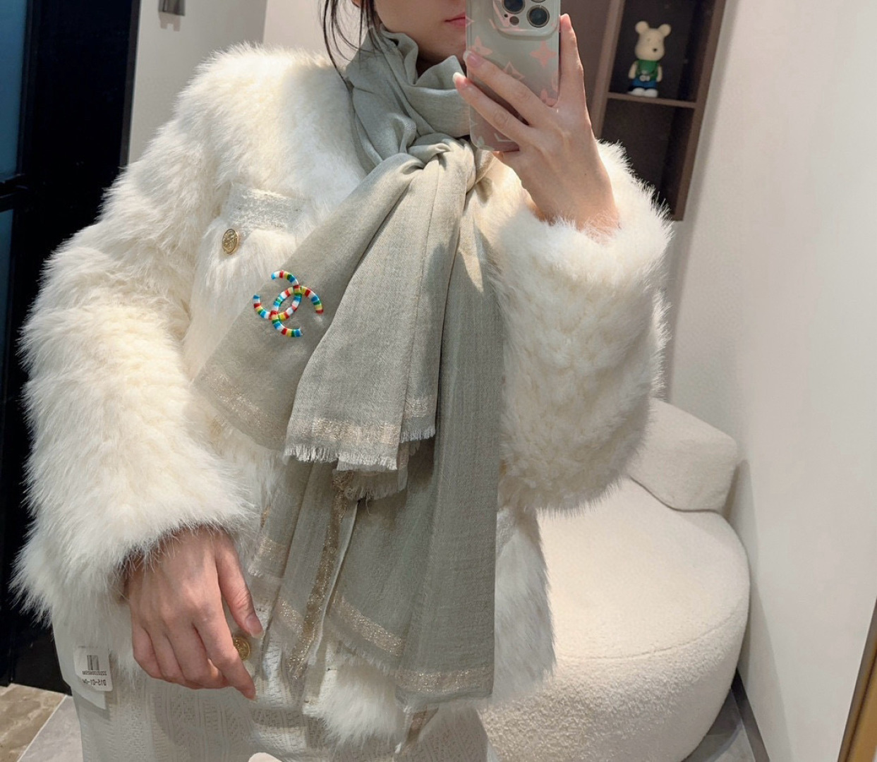  重点推荐！！！高级舒适时髦气质，相信我的就收吧！香奈儿这款触动内心的柔美围巾，无法模仿的颜色和气质！！