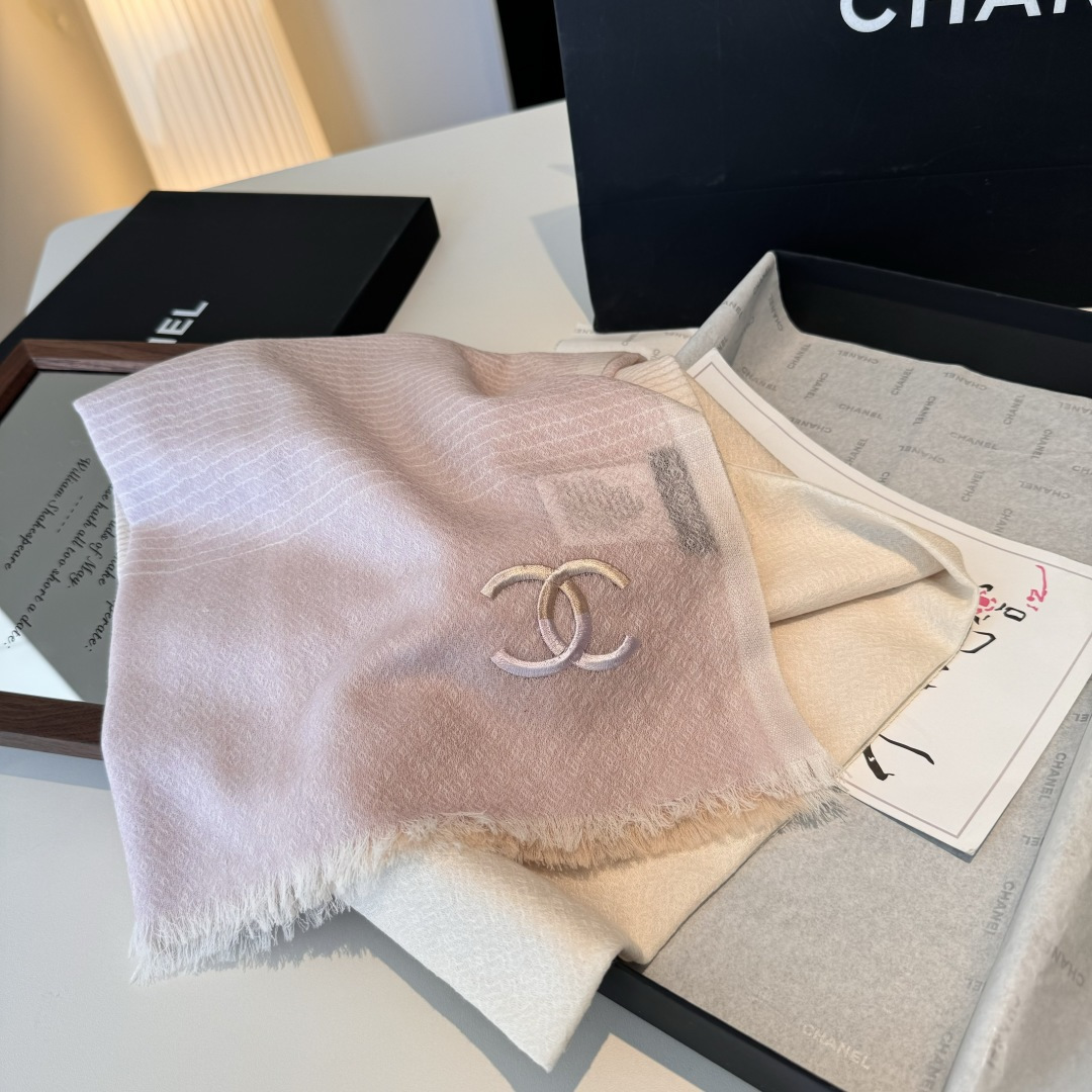 ，2025 年香奈儿极品原单 渐变色玫瑰非常温柔美丽的配色！高尖端产物⚠️重磅呈现 ，绝无仅有 史无前例