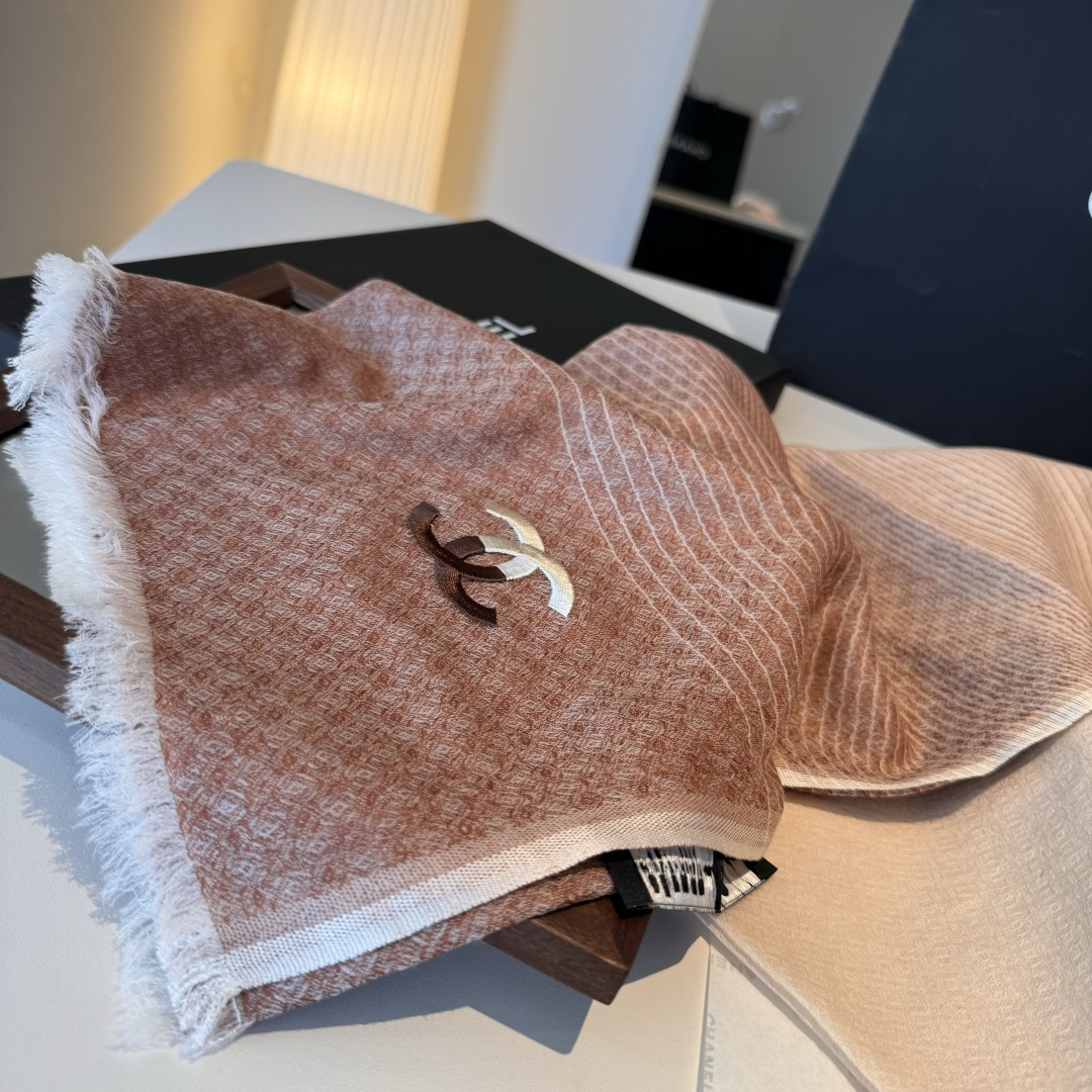 ，2025 年香奈儿极品原单 渐变色玫瑰非常温柔美丽的配色！高尖端产物⚠️重磅呈现 ，绝无仅有 史无前例