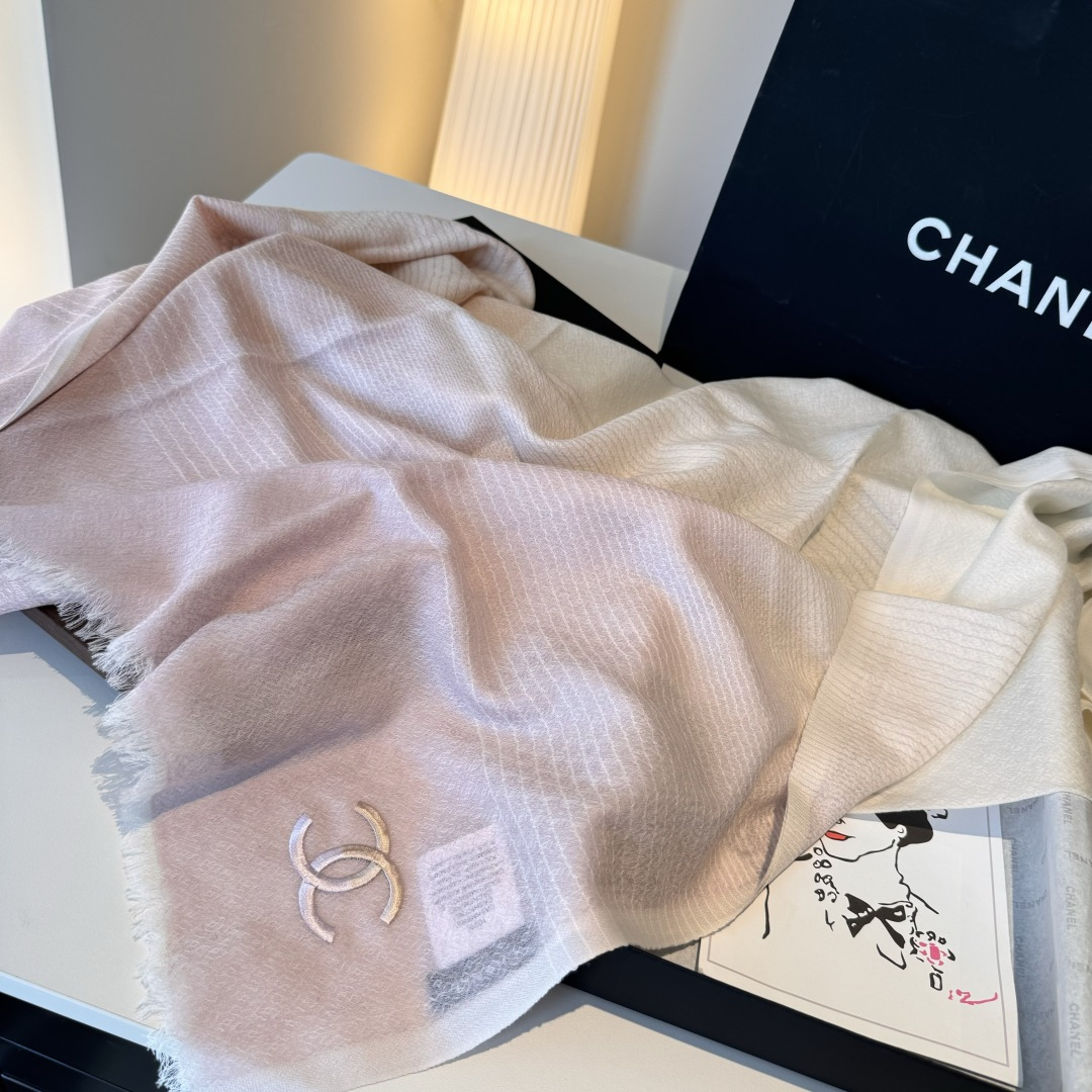 ，2025 年香奈儿极品原单 渐变色玫瑰非常温柔美丽的配色！高尖端产物⚠️重磅呈现 ，绝无仅有 史无前例