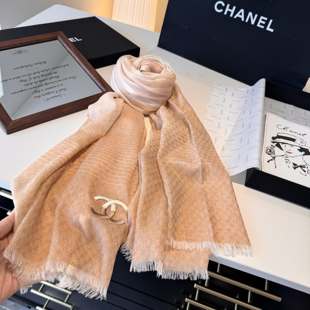 ，2025 年香奈儿极品原单 渐变色玫瑰非常温柔美丽的配色！高尖端产物⚠️重磅呈现 ，绝无仅有 史无前例