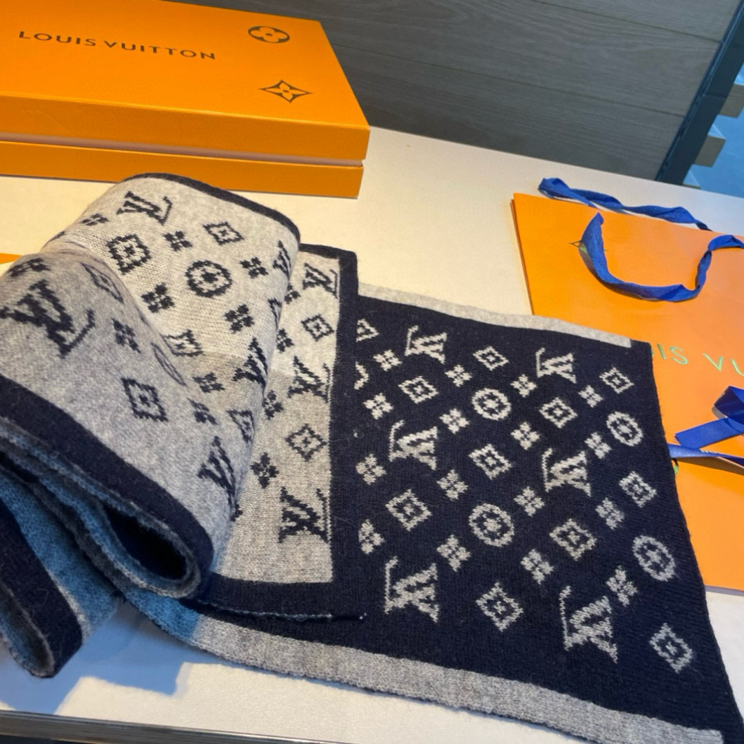 ✨【▪LV难得一见的针织单品，温柔配色，超级迷恋❗️气质低调恬静又不失优雅❗️】重点推荐❗️一秒心动啊！