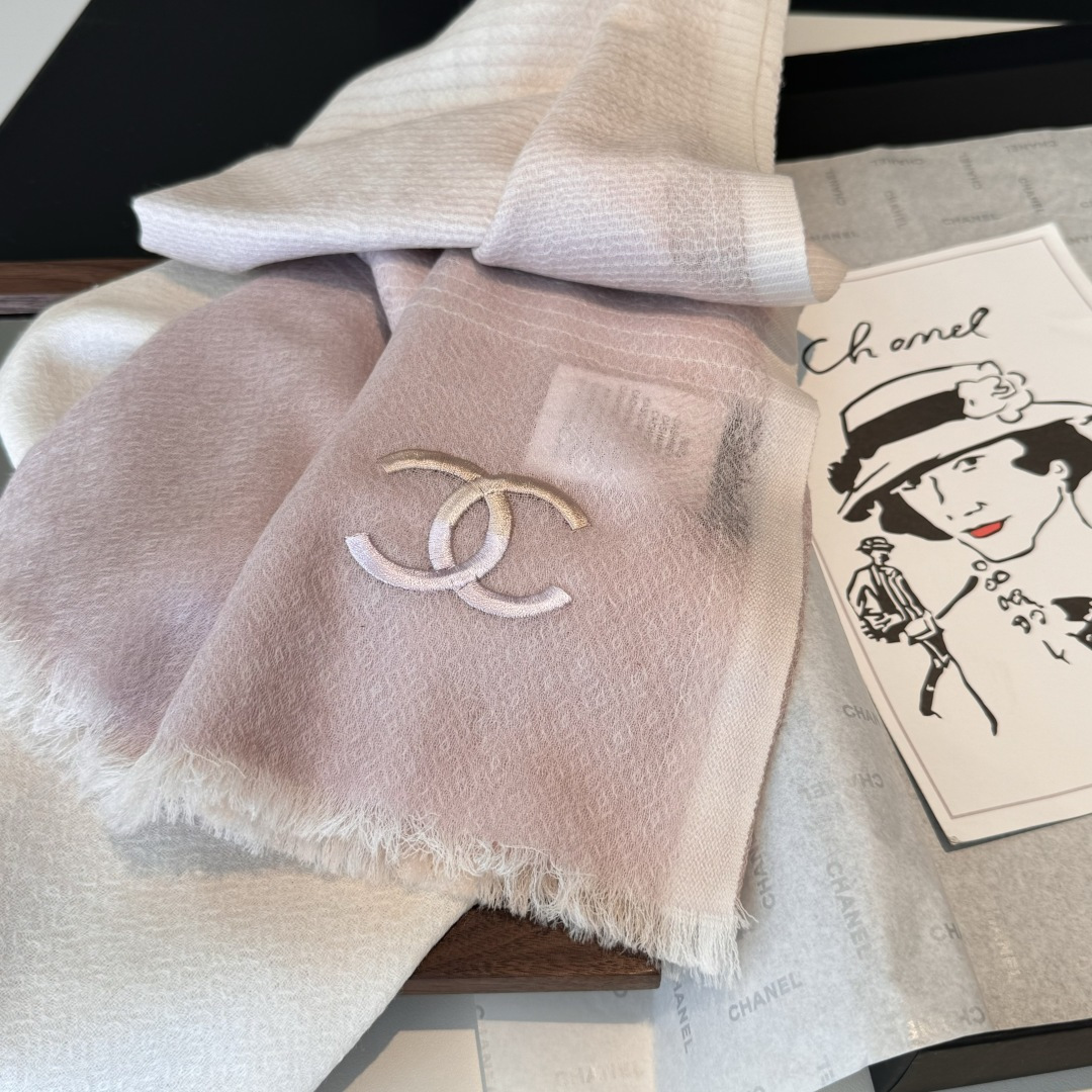 ，2025 年香奈儿极品原单 渐变色玫瑰非常温柔美丽的配色！高尖端产物⚠️重磅呈现 ，绝无仅有 史无前例