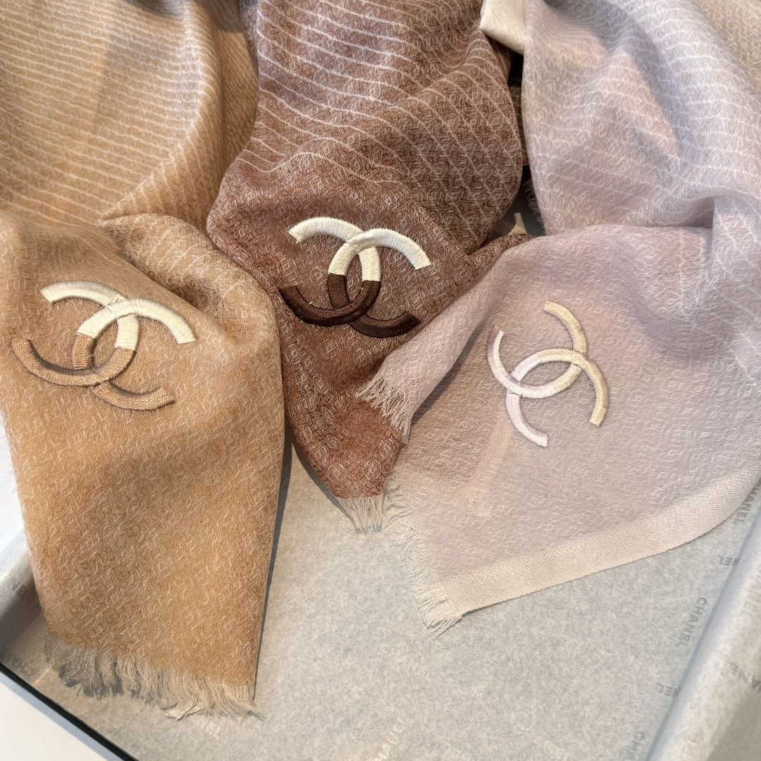 ，2025 年香奈儿极品原单 渐变色玫瑰非常温柔美丽的配色！高尖端产物⚠️重磅呈现 ，绝无仅有 史无前例