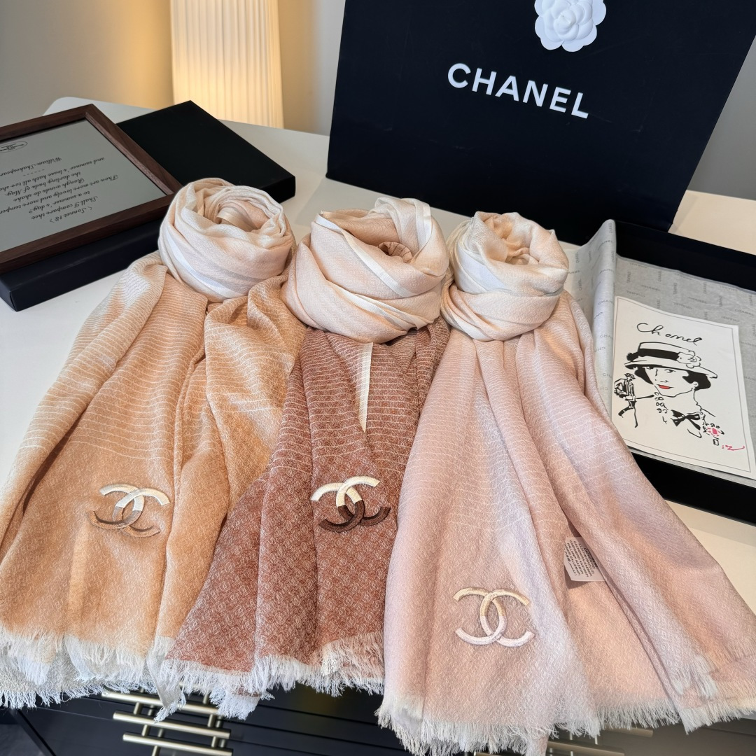 ，2025 年香奈儿极品原单 渐变色玫瑰非常温柔美丽的配色！高尖端产物⚠️重磅呈现 ，绝无仅有 史无前例