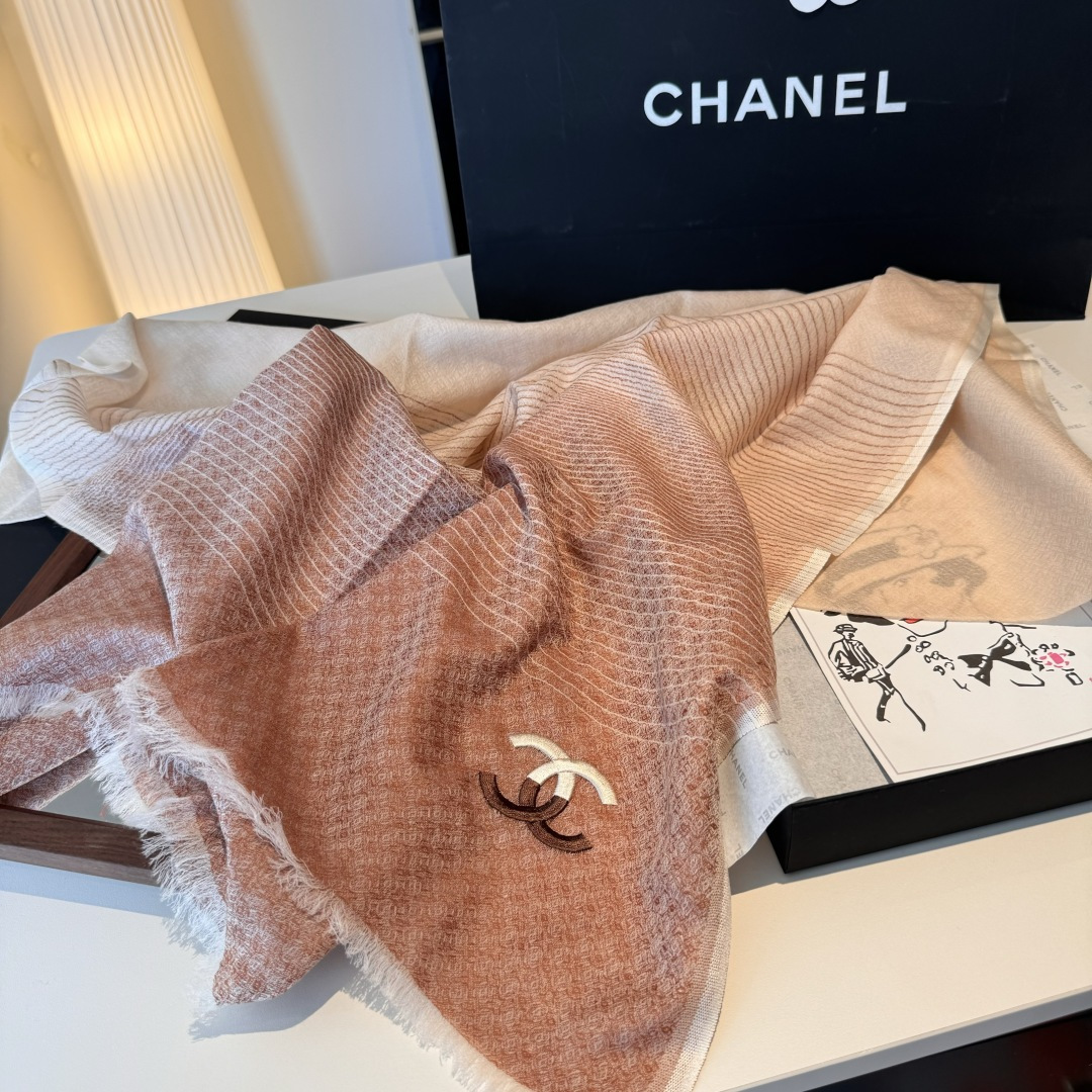 ，2025 年香奈儿极品原单 渐变色玫瑰非常温柔美丽的配色！高尖端产物⚠️重磅呈现 ，绝无仅有 史无前例