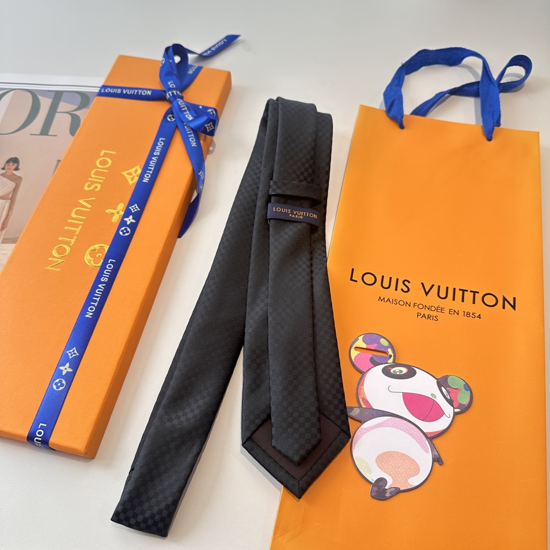 特价 LV领带 新款来袭 路易威登经典领带👔「棋盘格子」l'花纹，男士必备单品超时尚！高端品质 版型面料