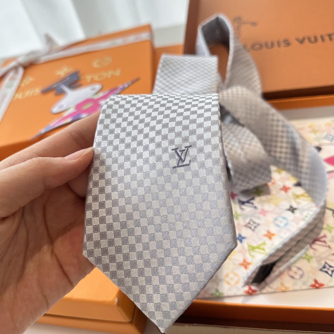 特价 LV领带 新款来袭 路易威登经典领带👔「棋盘格子」l'花纹，男士必备单品超时尚！高端品质 版型面料