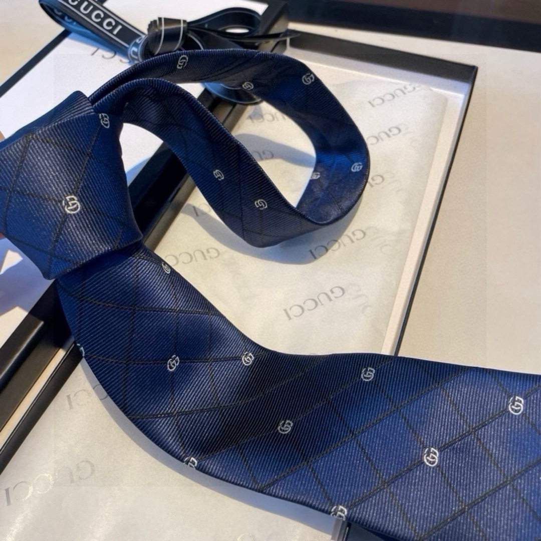 特价 G家专柜新款【GG标识印花领带】男士领带👔👔，稀有采用经典小G LOGO提花展现精湛手工与时尚优雅