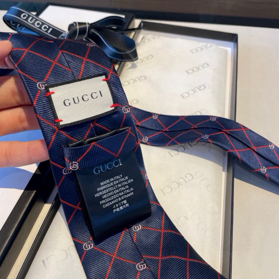 特价 G家专柜新款【GG标识印花领带】男士领带👔👔，稀有采用经典小G LOGO提花展现精湛手工与时尚优雅