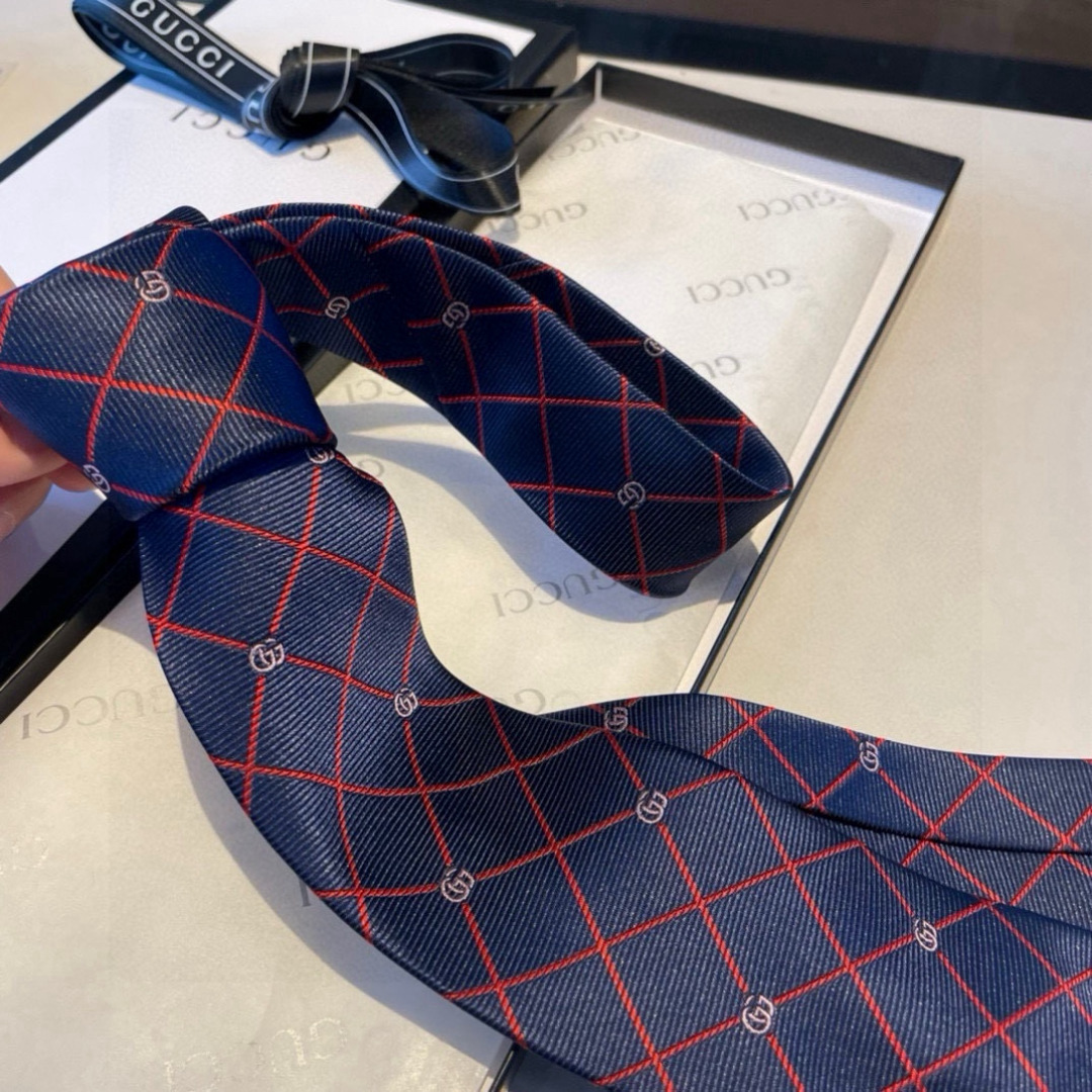 特价 G家专柜新款【GG标识印花领带】男士领带👔👔，稀有采用经典小G LOGO提花展现精湛手工与时尚优雅