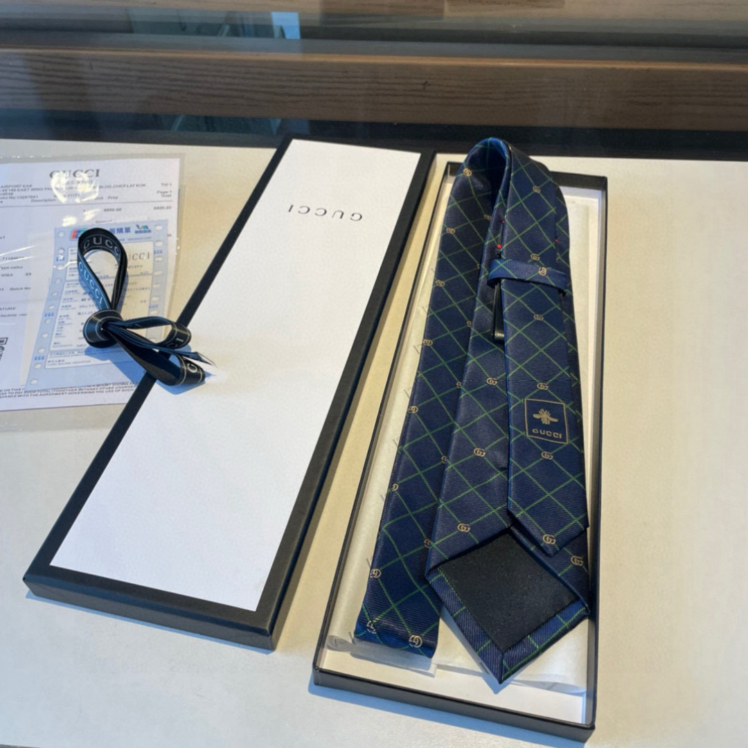 特价 G家专柜新款【GG标识印花领带】男士领带👔👔，稀有采用经典小G LOGO提花展现精湛手工与时尚优雅