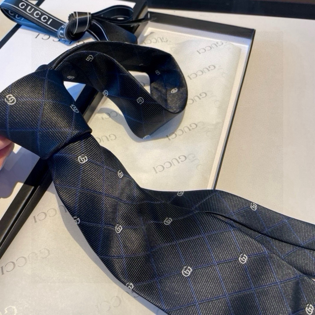 特价 G家专柜新款【GG标识印花领带】男士领带👔👔，稀有采用经典小G LOGO提花展现精湛手工与时尚优雅