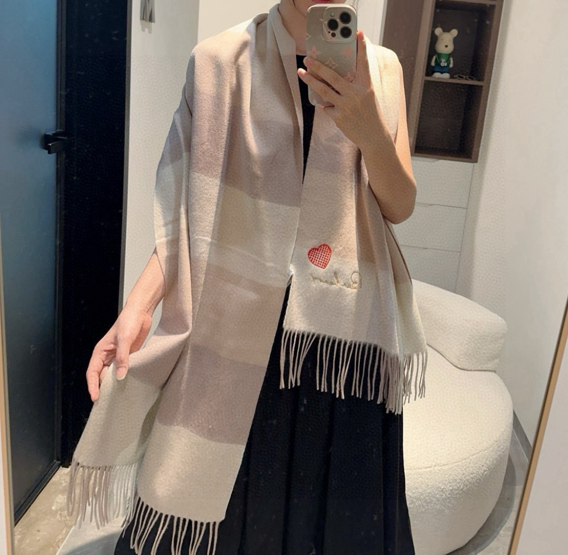  🆕Burberry ·巴宝莉💗❗️大B家新品围巾披肩‮磅重‬来了❗️bur原单殿堂‮皇级‬室最新款❗️