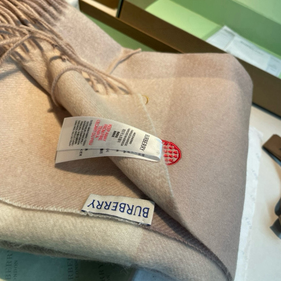  🆕Burberry ·巴宝莉💗❗️大B家新品围巾披肩‮磅重‬来了❗️bur原单殿堂‮皇级‬室最新款❗️
