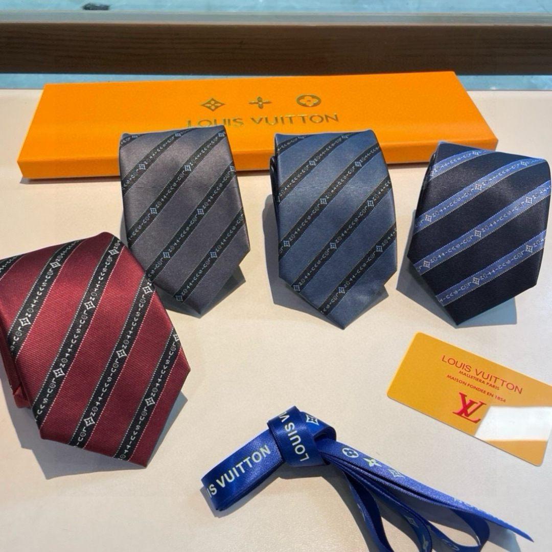 特价👏👏专柜同歩👔👔精致的小Logo提花，低调奢华大气的配色，这款领带将Lv标志性的Damier图案以同