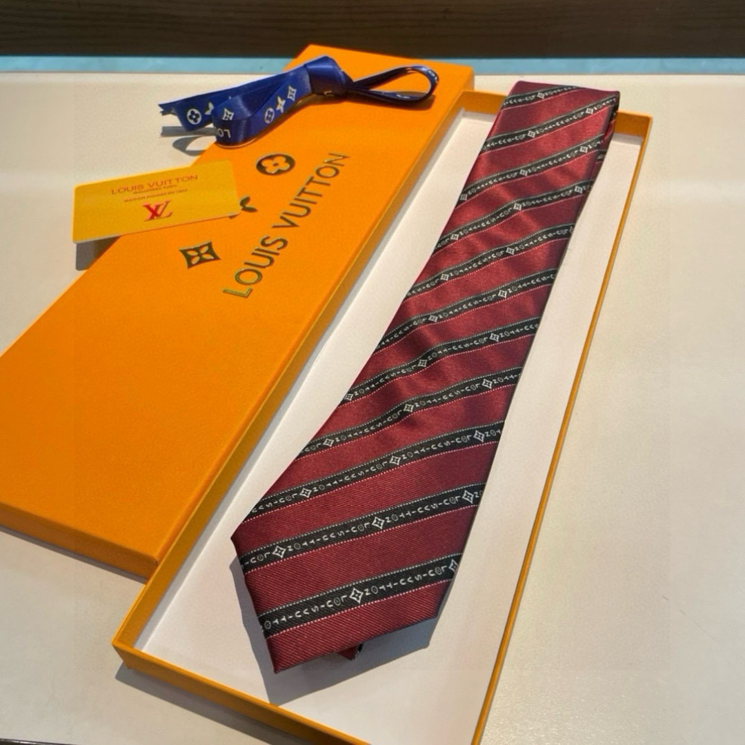 特价👏👏专柜同歩👔👔精致的小Logo提花，低调奢华大气的配色，这款领带将Lv标志性的Damier图案以同