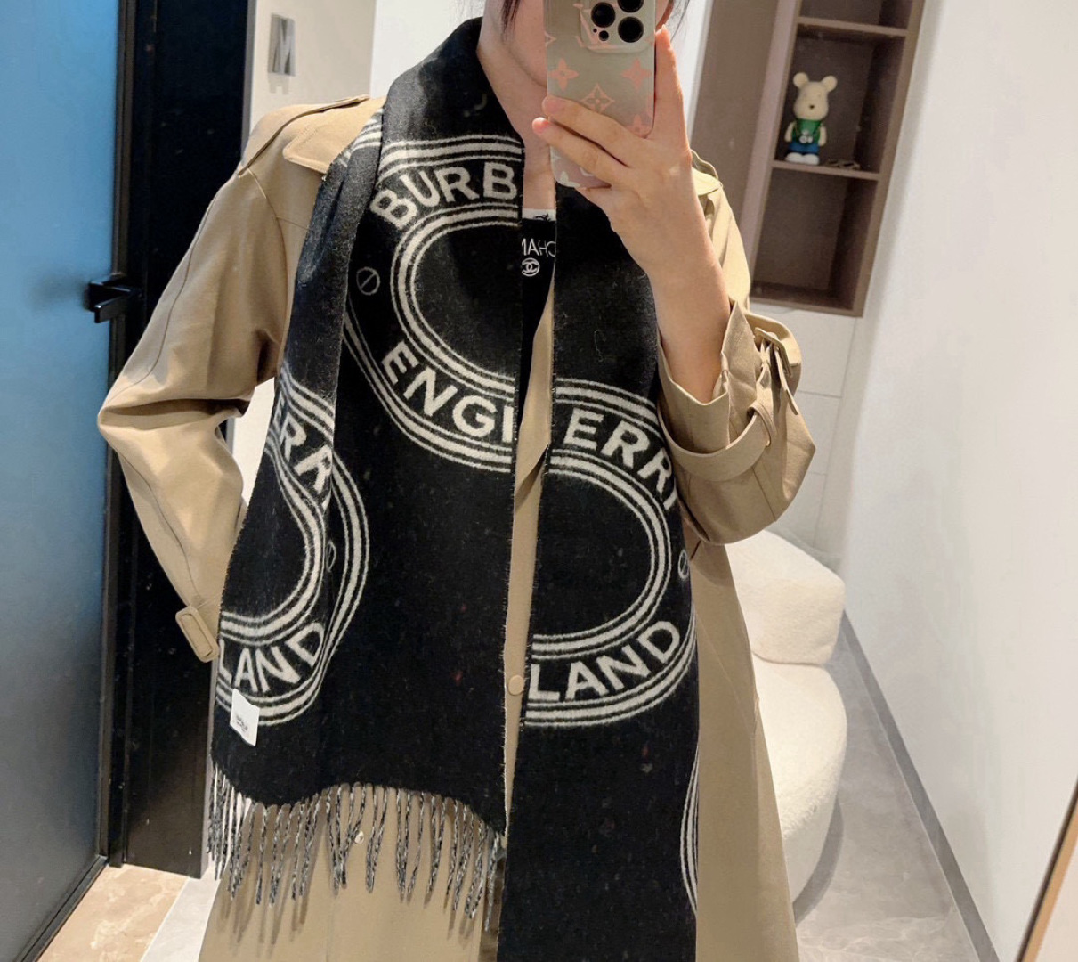  B家。秋冬新品！！看到了围巾的天花板👇巴宝莉BURBERRY！双面双色羊毛围巾圆环logo设计100%