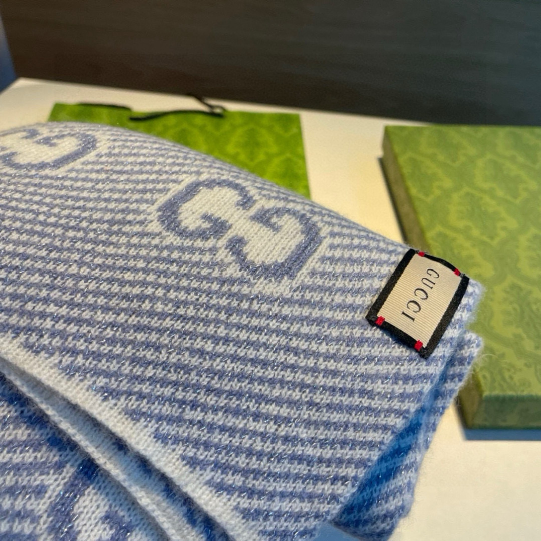   Gucci原单❗️重磅推荐‼️新款金银线针织围巾❗️✨✨低调的奢侈感❗️极品柔美精英高手级别的时髦感