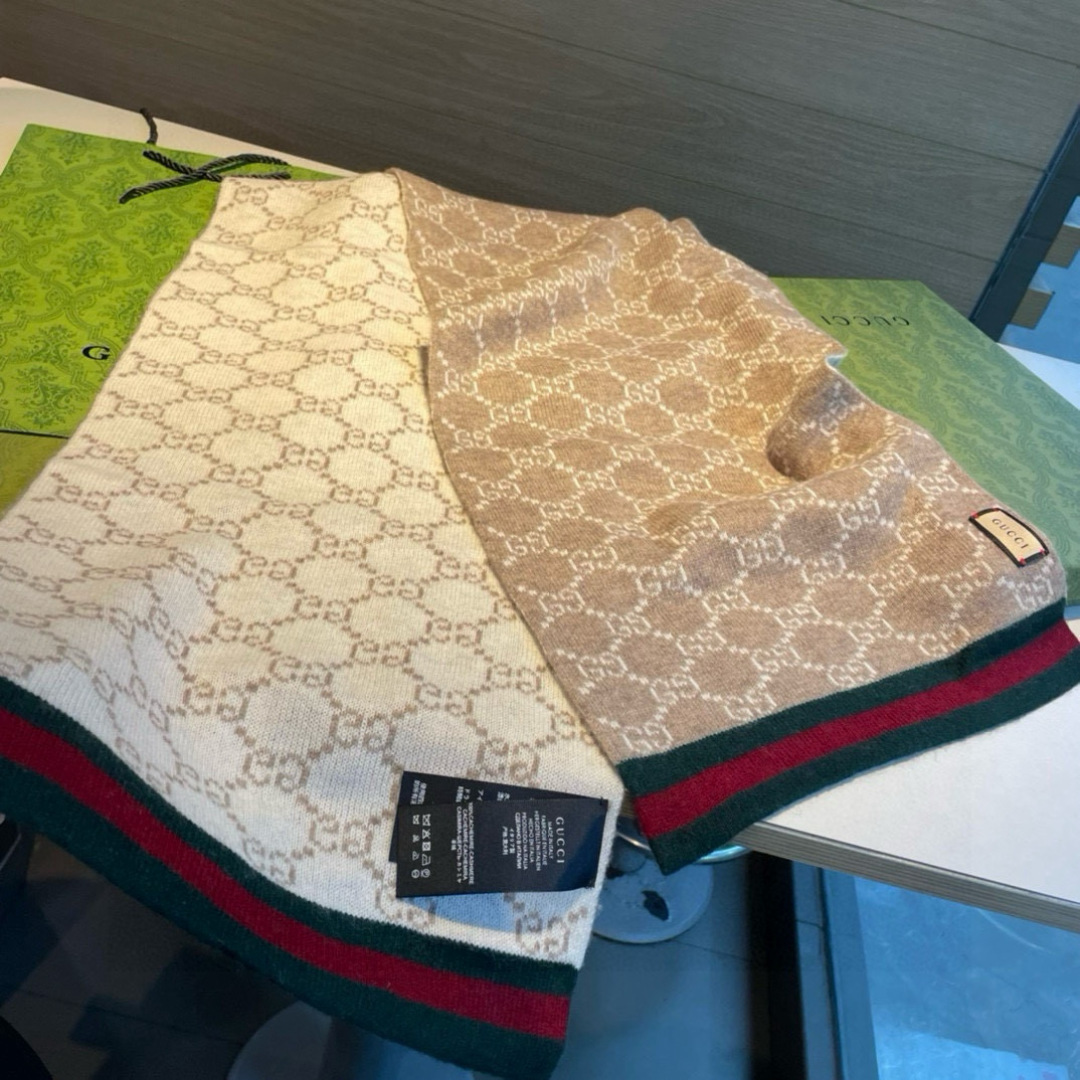 Gucci。原单！重磅推荐！新款针织围巾！低调的奢侈感。极品柔美精英高手级别的时髦感围巾！这款Gucci