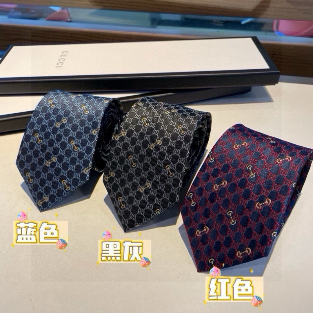特价👏👏Dior家款新领带 👔👔Dior男士CD提领花带 稀有😻😻展现精湛工手与时尚优雅理的想选择，这采