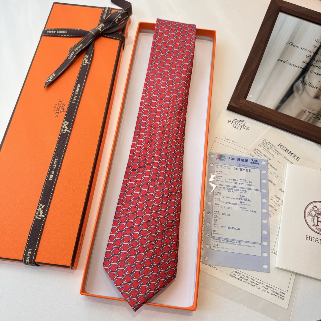 特价特 爱马仕男士新款领带系列👔👔，稀有H家每年都有一千条不同印花的领带面世，从最初的多以几何图案表现骑