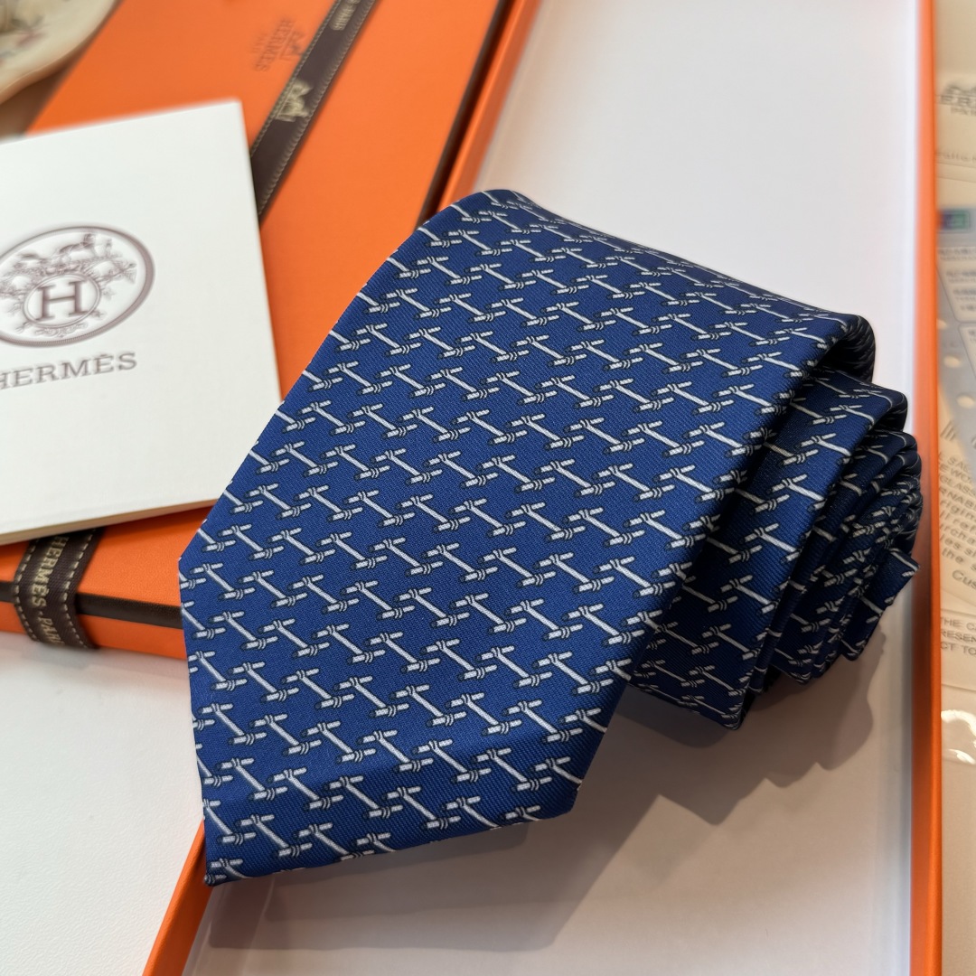 特价特 爱马仕男士新款领带系列👔👔，稀有H家每年都有一千条不同印花的领带面世，从最初的多以几何图案表现骑