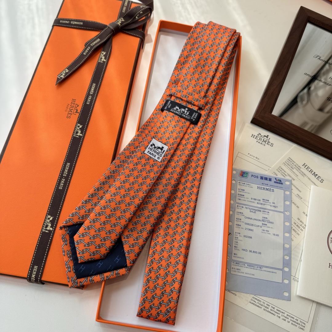 特价特 爱马仕男士新款领带系列👔👔，稀有H家每年都有一千条不同印花的领带面世，从最初的多以几何图案表现骑