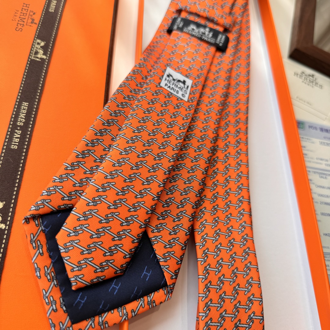 特价特 爱马仕男士新款领带系列👔👔，稀有H家每年都有一千条不同印花的领带面世，从最初的多以几何图案表现骑