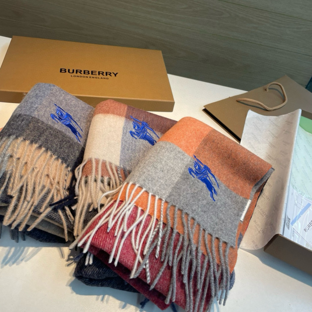 蓝马系列 ✨✨Burberry · 巴宝莉双面围巾❗好看的要疯掉了，太有型太有魅力了❗❗非常斯文时尚的秋