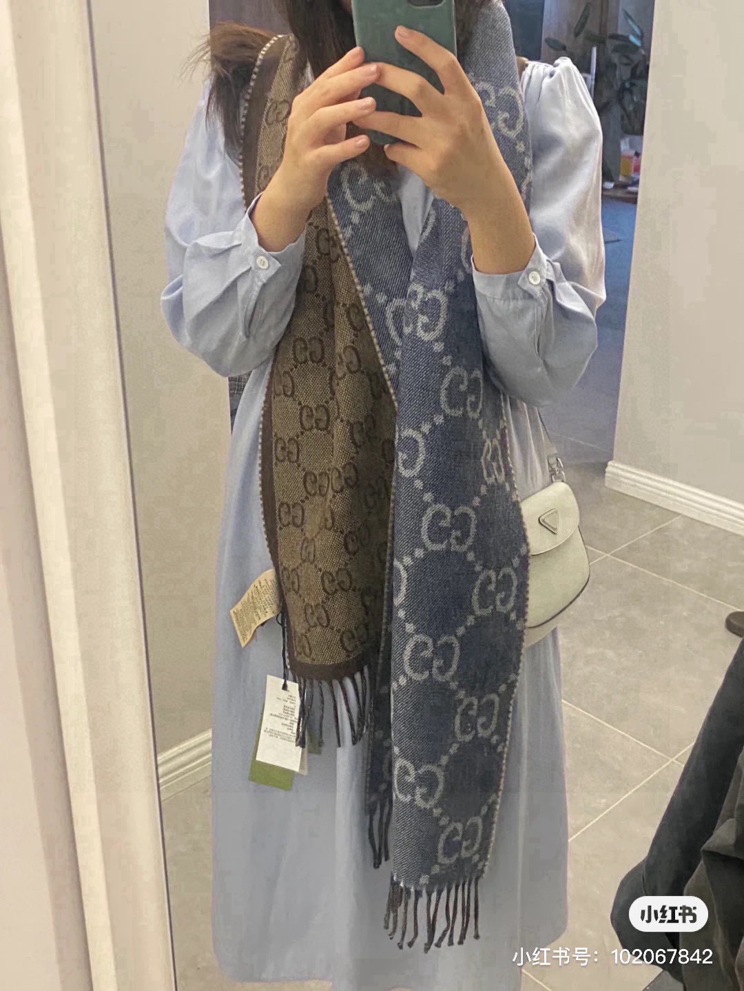 高品质 男女同款，Gucci新款围巾，牛仔蓝➕咖啡这个撞色实在是太美啦，质地软软的不扎脖子，而且很显白，