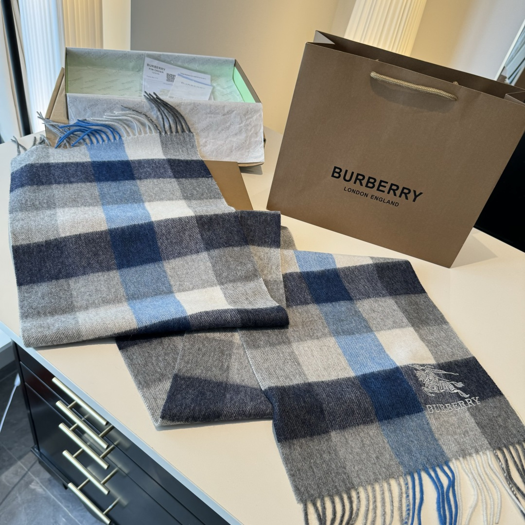 ✨✨【先到先得】巴宝莉专柜最新款💨火爆来袭💥🎊顶级双层色织工艺。此工艺只有巴宝莉纯正代工厂才有的工艺‼️