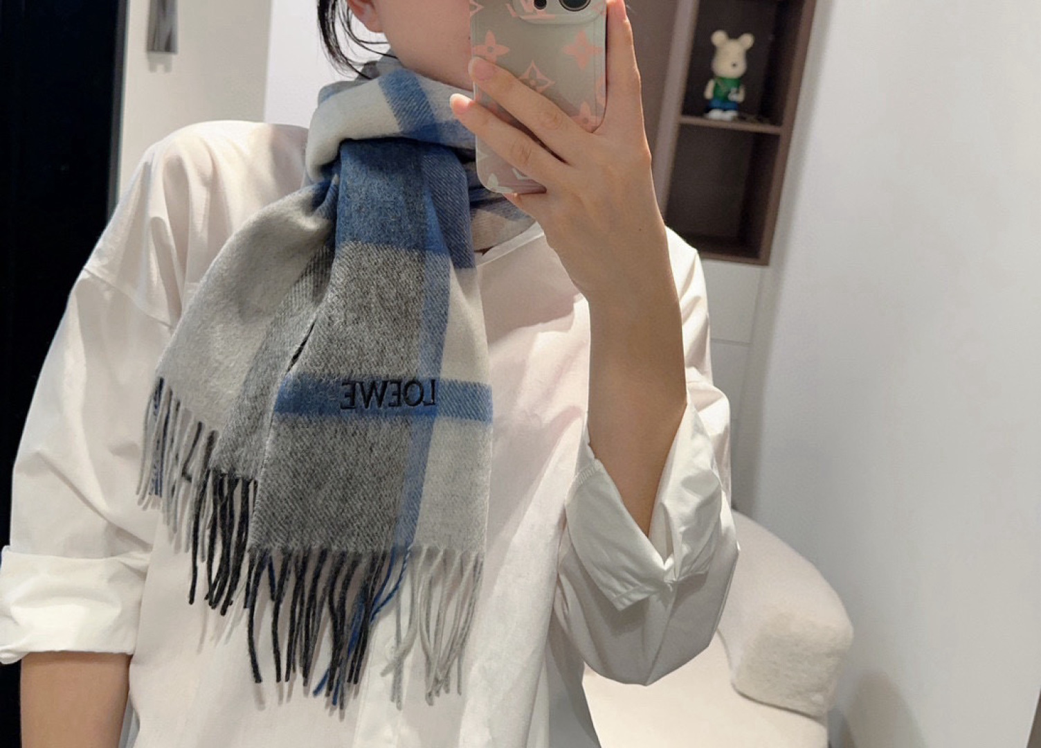 罗意威。【男女围巾】怒赞自留，难得的高端男款！家属福利！非常正的围巾~面料大爱，非常柔软细腻舒服，轻度水