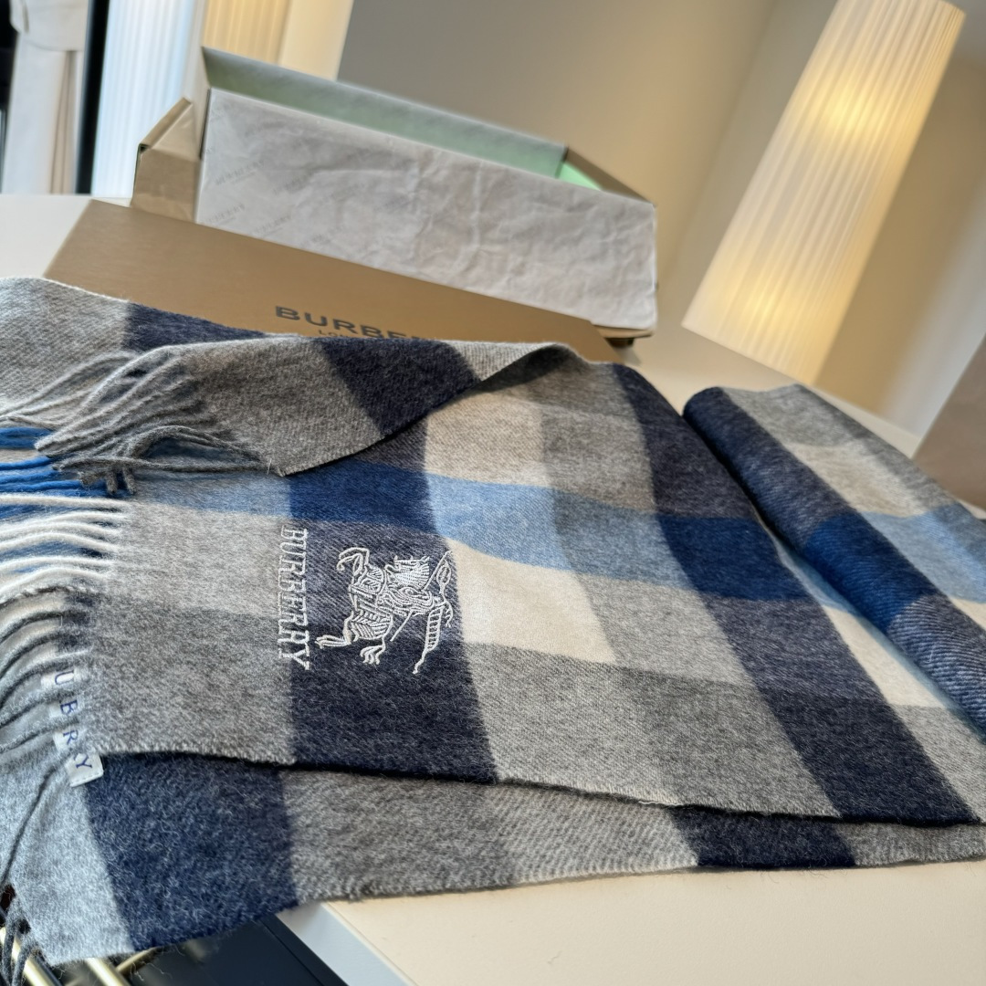 ✨✨【先到先得】巴宝莉专柜最新款💨火爆来袭💥🎊顶级双层色织工艺。此工艺只有巴宝莉纯正代工厂才有的工艺‼️